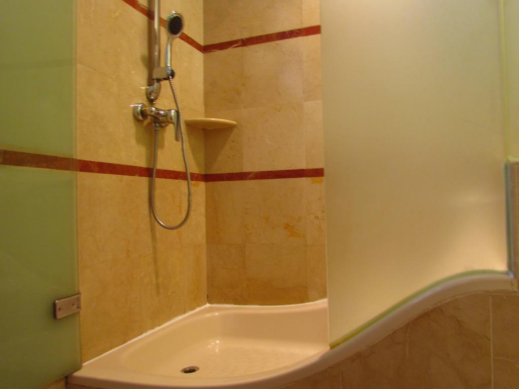 Alocassia Serviced Apartments Szingapúr Szoba fotó
